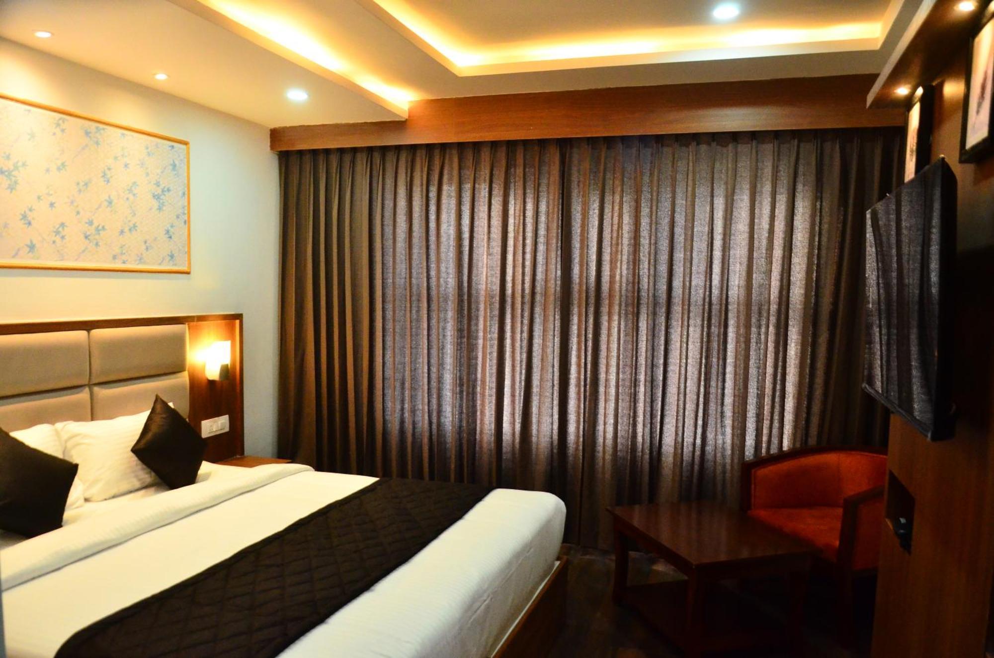 Hotel Eyrie Nest Bangalore Exterior photo