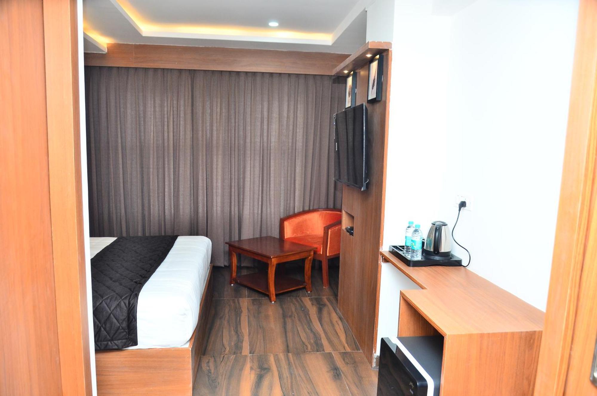 Hotel Eyrie Nest Bangalore Exterior photo