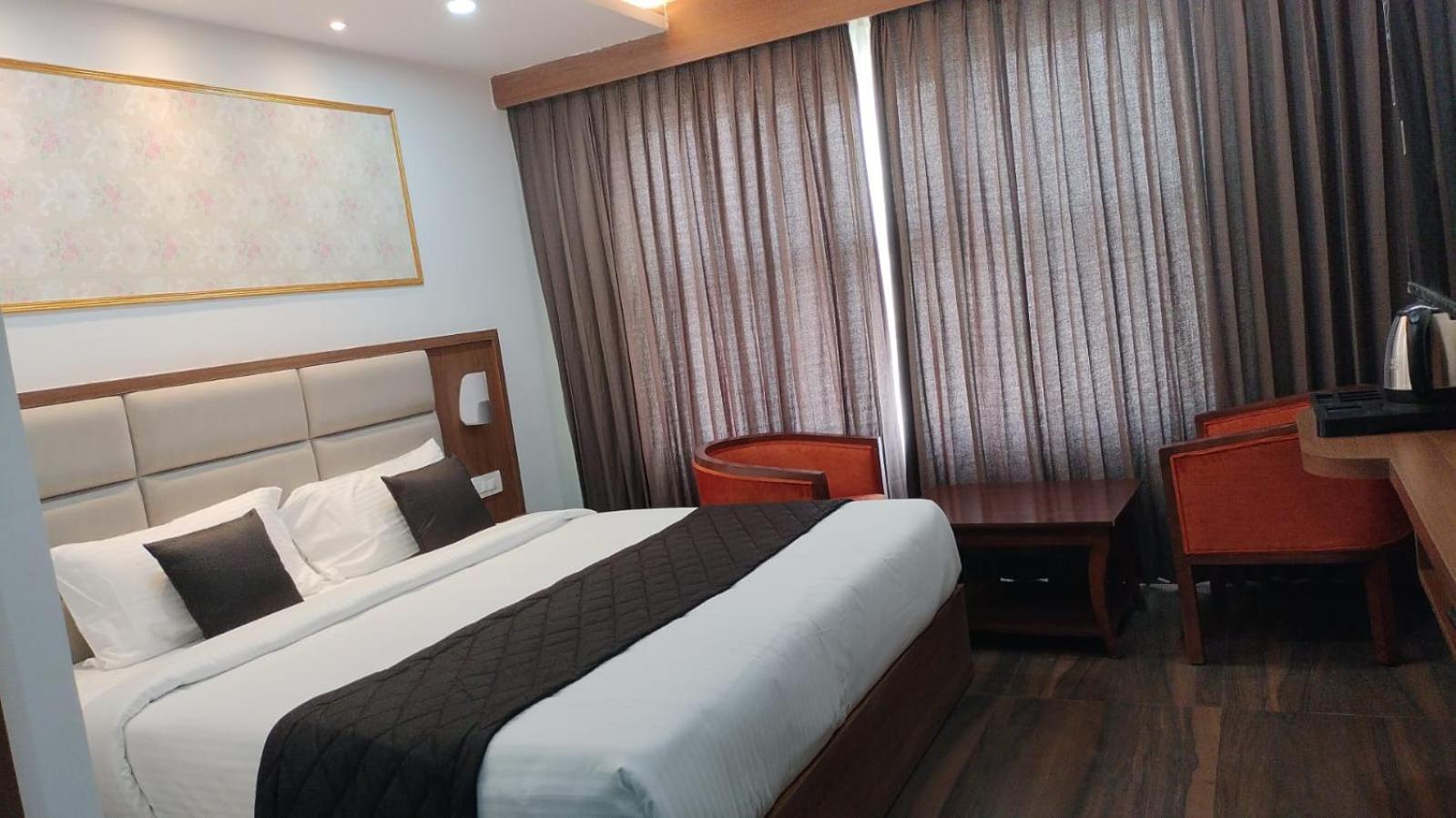 Hotel Eyrie Nest Bangalore Exterior photo
